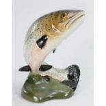 Beswick Salmon on base 2066 : (End of one fin missing).