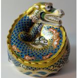 Royal Crown Derby paperweight DRAGON FORTUNE 283/1500: Gold stopper, certificate, first quality,