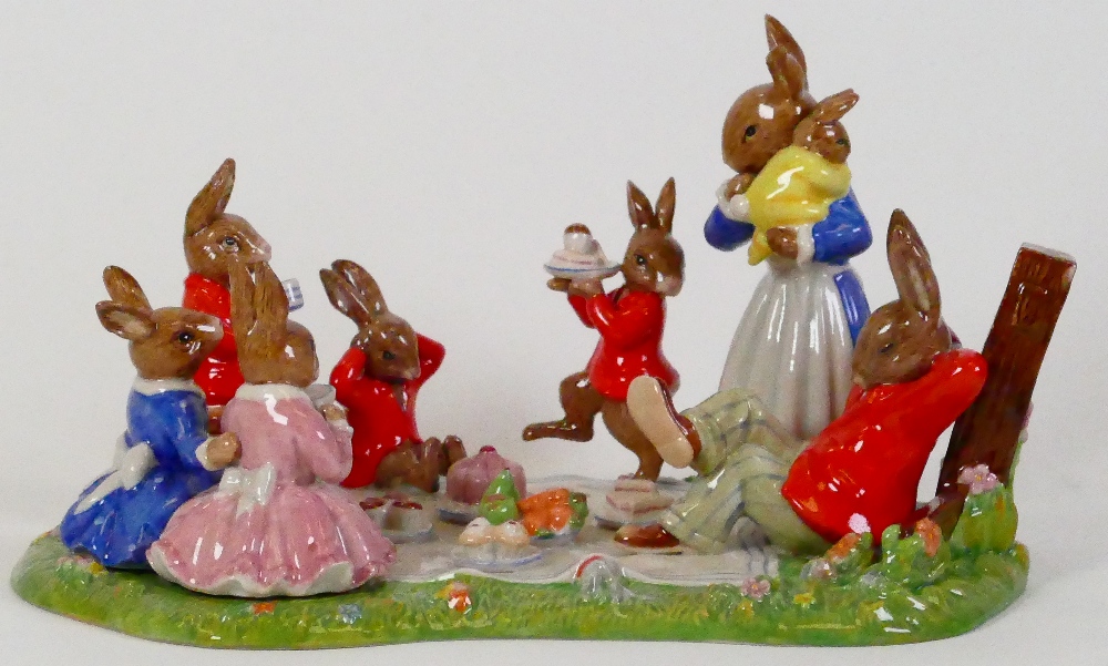 Royal Doulton Bunnykins Tableau piece Family Picnic: DB481, limited edition, boxed with certificate. - Image 5 of 5