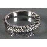 Platinum ladies Diamond ring: Size I, 4.2g.