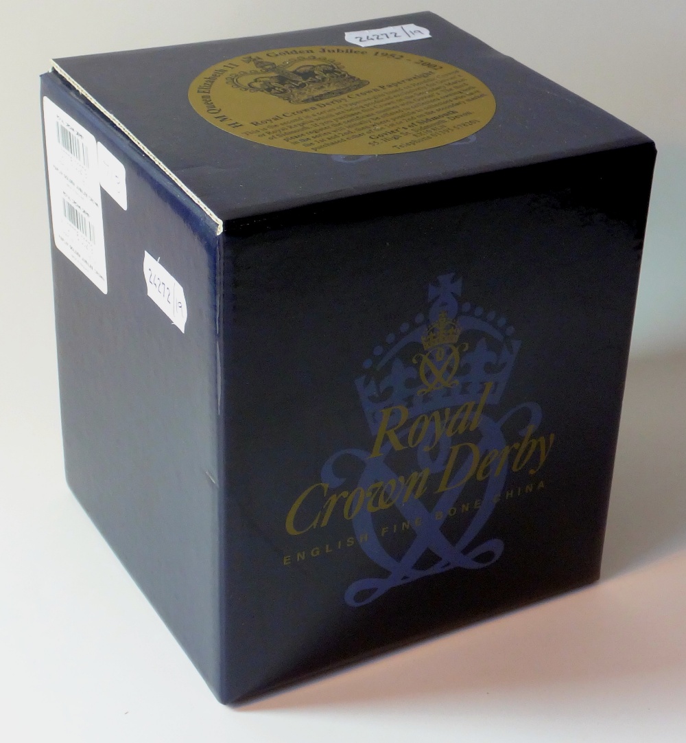 Royal Crown Derby paperweight Golden Jubilee QEII crown for Goviers 713/950: Gold stopper, - Image 3 of 4