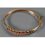 9ct gold ladies Keepers bracelet: 9.1g.