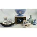 A collection of various Wedgwood items to include: USA Presidents footed bowl & plate,