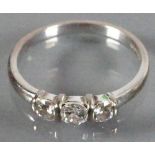 18ct white gold 3 stone diamond ring: Size N 2.5g.