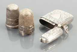 Silver vesta case & 2 silver thimbles:
