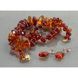 Amber necklace & earrings: Measuring 46cm long, and weighing 40.