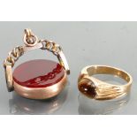 9ct gold gents tigers eye set ring & gold fob: Weight of ring 6.