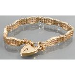 9ct gold ladies bracelet: Weight 24.6g. Length 17.5cm approx.