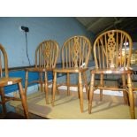 Set of 4 modern Windsor wheelback kitchen chairs
