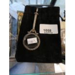 Silver & marcasite magnifying glass, gross item weight 0.7 ozt stamped 925.