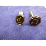 Pair of 9ct yellow gold and bloodstone masonic cufflinks stamped 375 and D&F, gross weight 8.4g