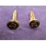 Pair of 9ct yellow gold and bloodstone masonic cufflinks stamped 375 and D&F, gross weight 8.4g