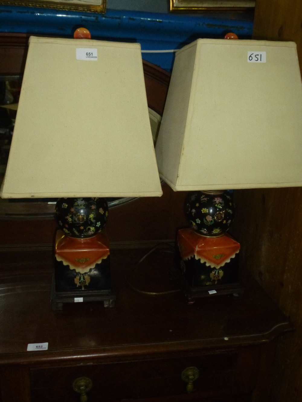 A pair of symmetrical style Japanese lamps - Image 2 of 2