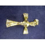 9ct yellow gold pendant crucifix, the link marked 375, total weight 6.7g