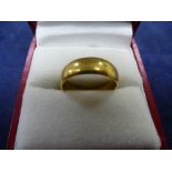 22ct yellow gold wedding band, marked 22, size K, approx 5.5g