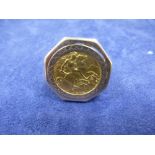 Gents 9ct gold ring inset with half sovereign dated 1912, markings worn, total weight approx 11g -