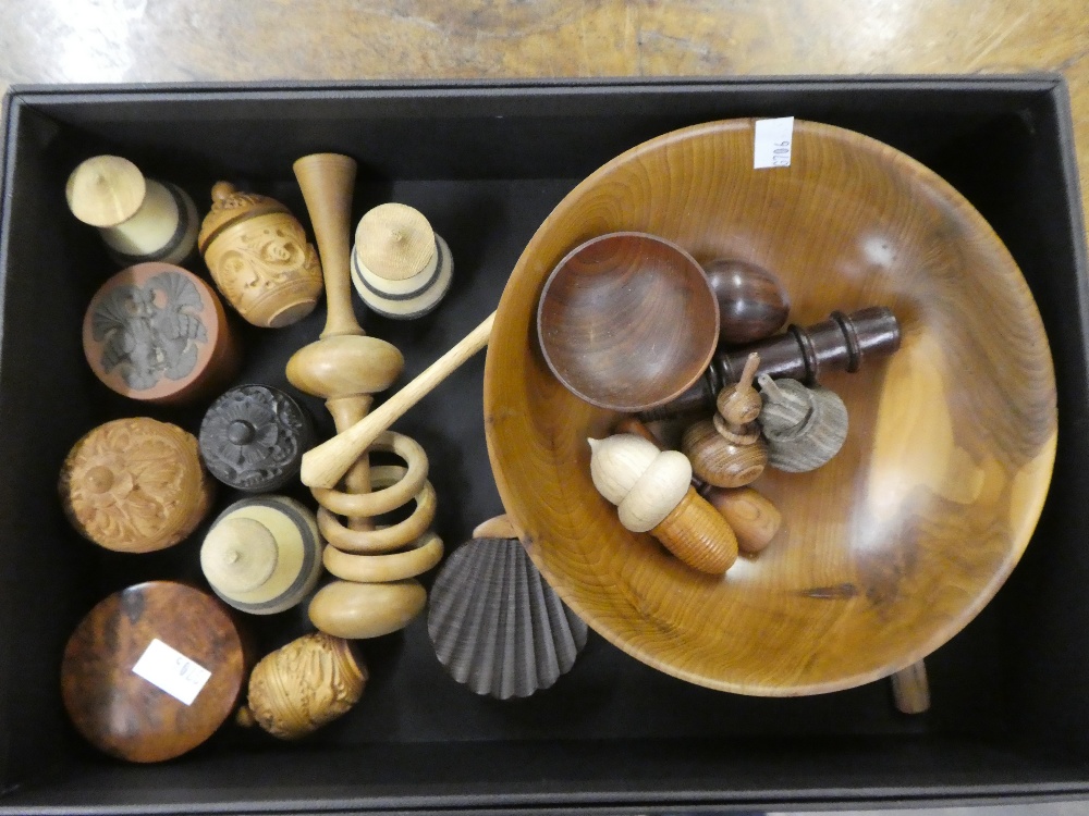 A small quantity of wood turned items to include an acorn, egg, spinning tops, thimble and several - Image 2 of 2