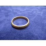 22ct yellow gold wedding band, size P/Q, total weight approx 5.2g