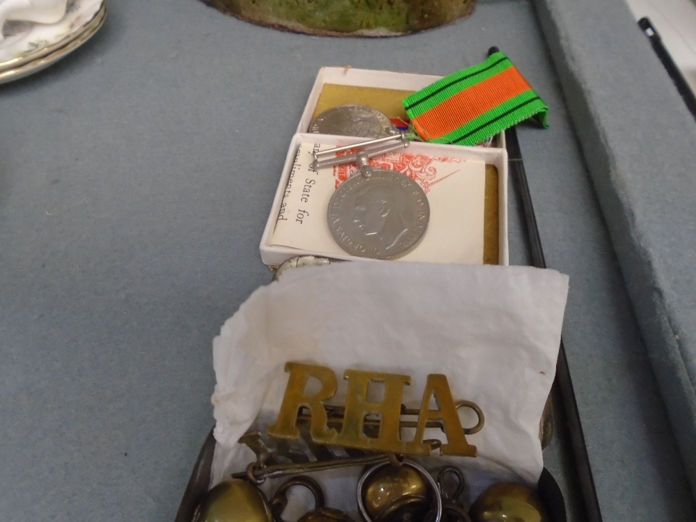 Two WWII medals and military badges and buttons - Image 2 of 2