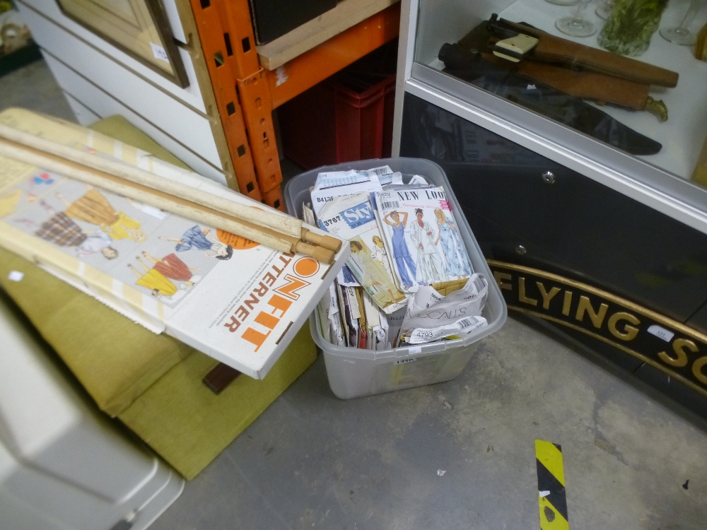 A dressmaker's dummy, alongside a lidded box filled with sewing, embroidery and tapestry making - Image 3 of 4