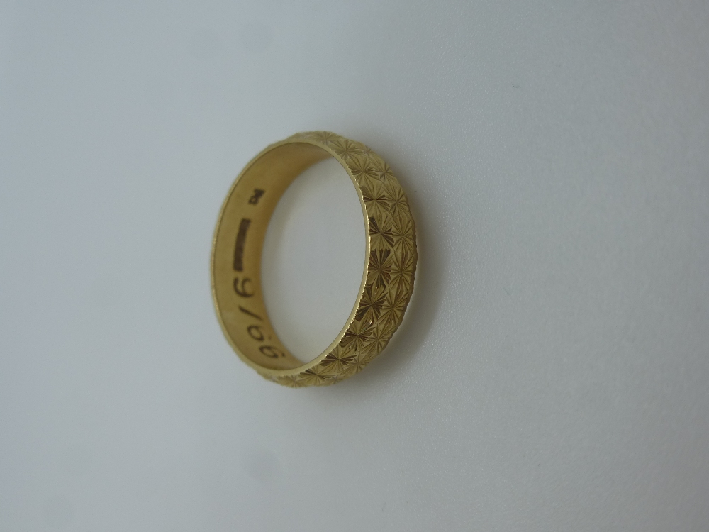 9ct yellow gold wedding band, size S, marked 375, approx 4.9g