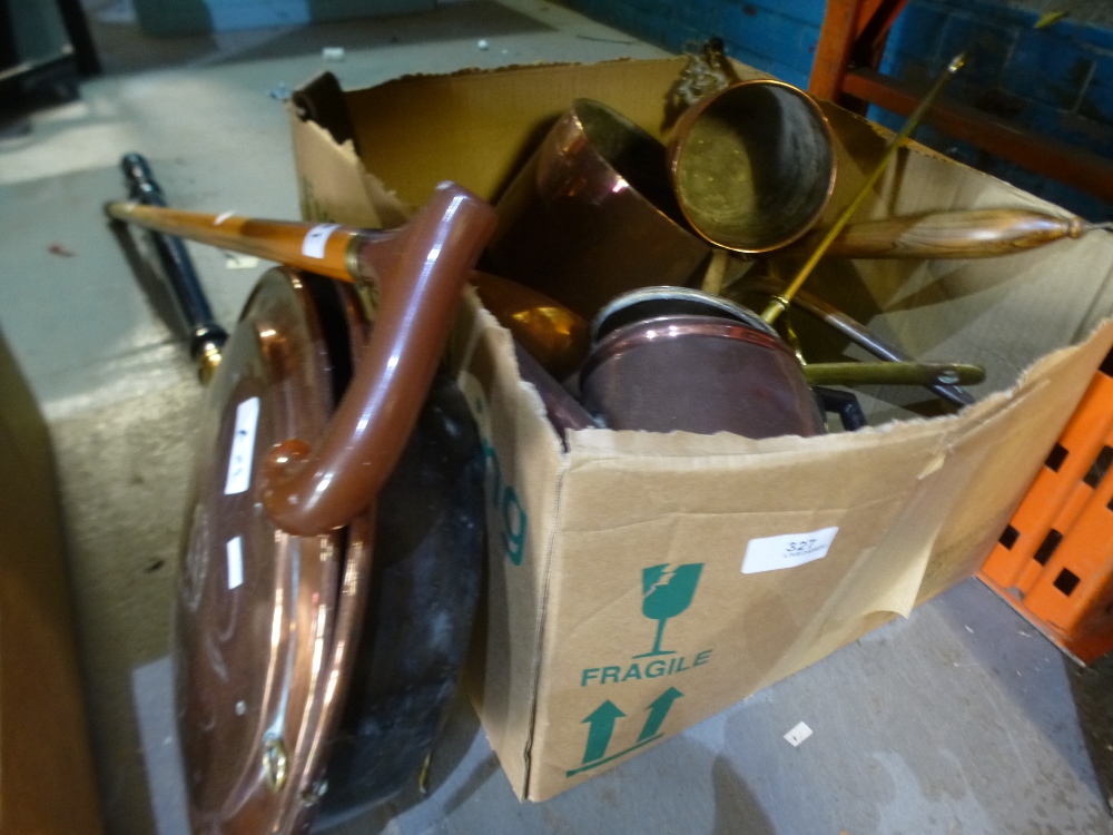 A box of brass and copper items to include bed warmer, fry pan, teapot, horse brasses, etc - Image 2 of 2