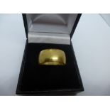 Gents 9ct yellow gold wedding band, size T/U, weight approx 4.7g