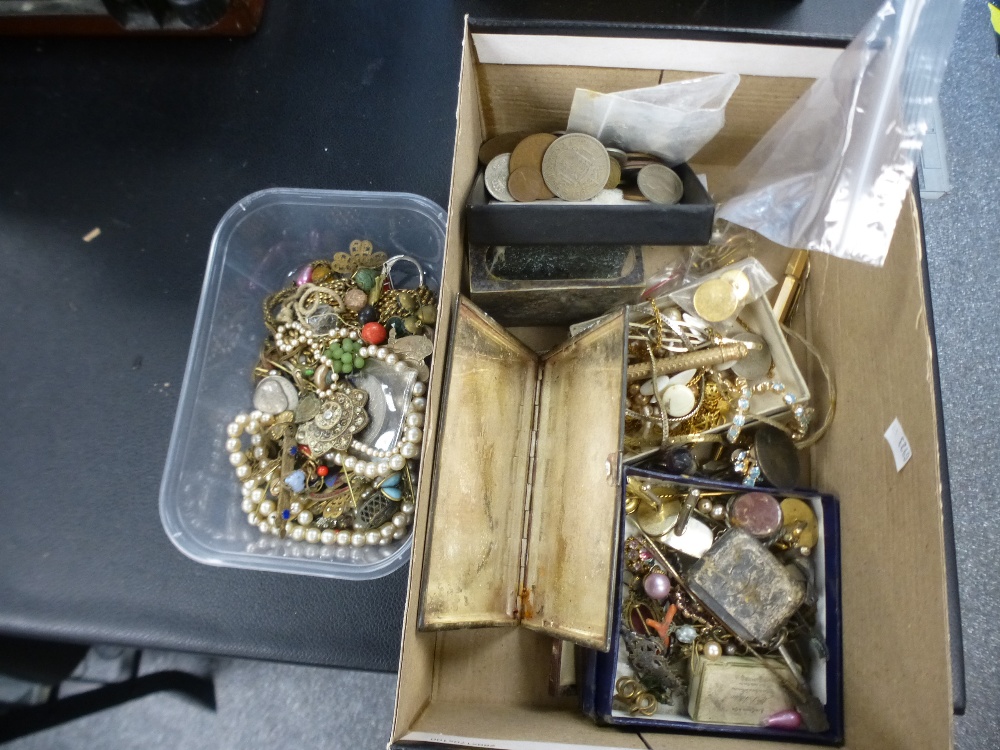 A small tray of costume jewellery, coins and sundry