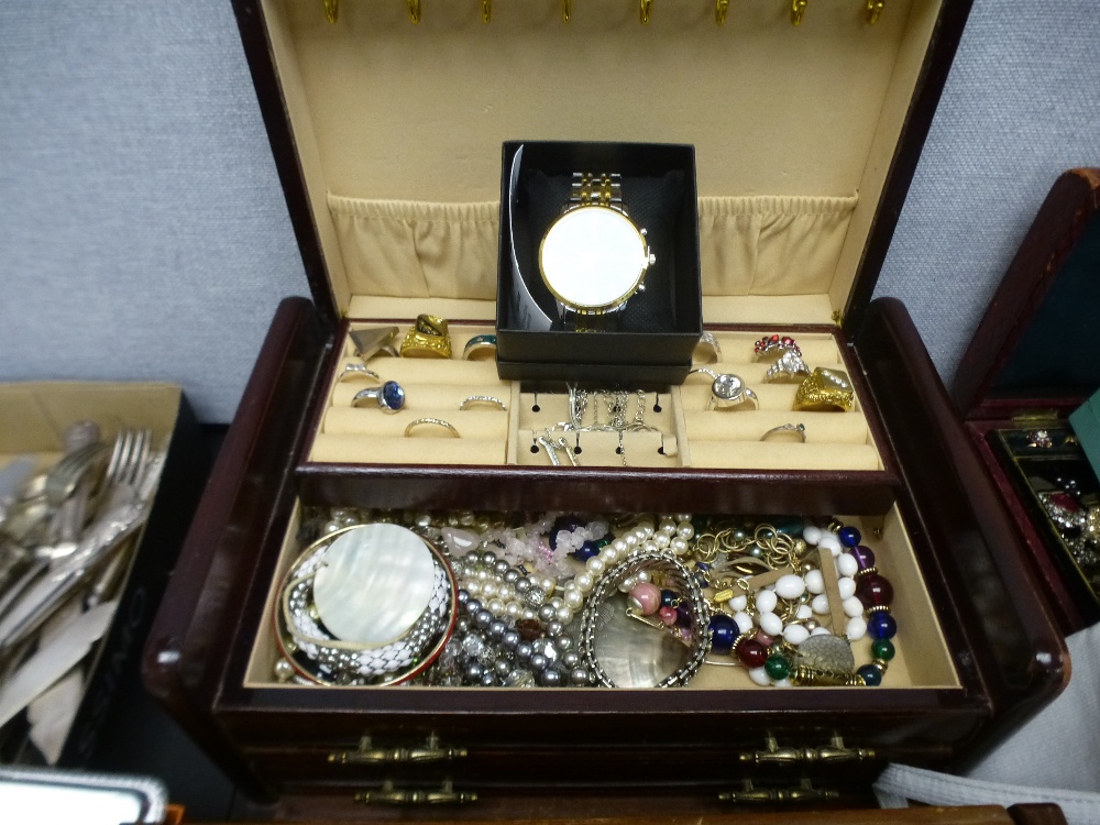 A large quantity of costume jewellery and similar - Bild 3 aus 7