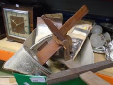 A box of stereoscope viewers and cards