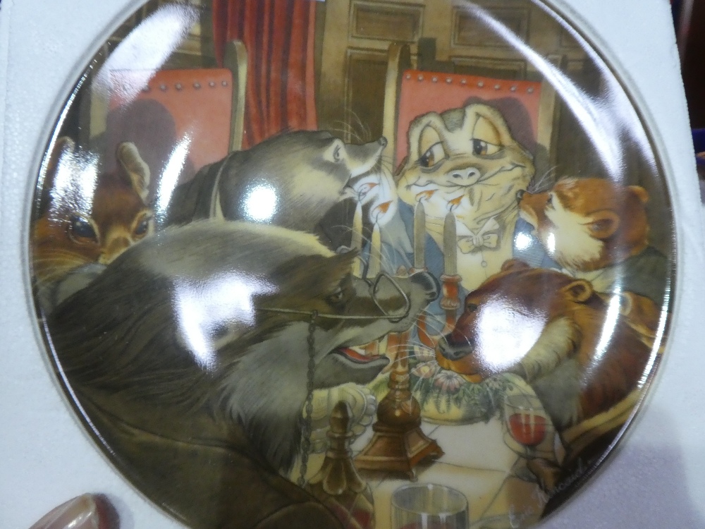 A quantity of silver plate items and collectors plates - Image 2 of 2