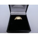9ct yelllow gold signet ring, size L, marked 375, weight approx 3.5g
