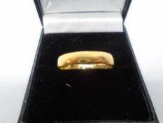 22ct yellow gold wedding band, AF, marked 22, weight approx 3g