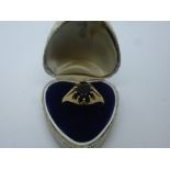 Gent's 9ct yellow gold signet ring, set with a garnet, size, weight approx 2.5g
