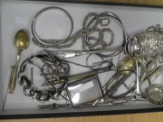 A mixed lot containing silver items, silver plate and white metal pieces. Silver items