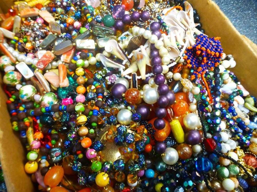 A tray of beadwork jewellery and a box of costume jewellery - Image 2 of 3