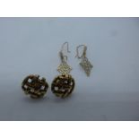 Two pairs of 9ct yellow gold earrings, both marked 375, one a stud and the other a drop style,