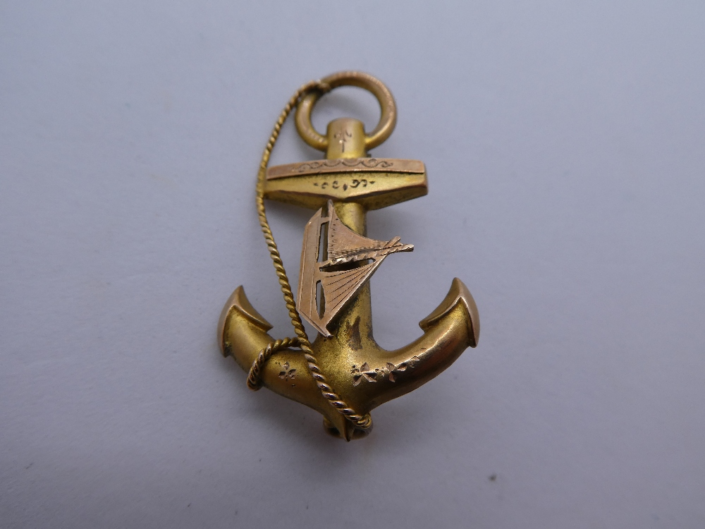 Vintage 9ct yellow gold brooch, AF, in the form of an anchor, marked 375, pin missing, 3cm, weight