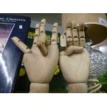 2 x artist model wood hands