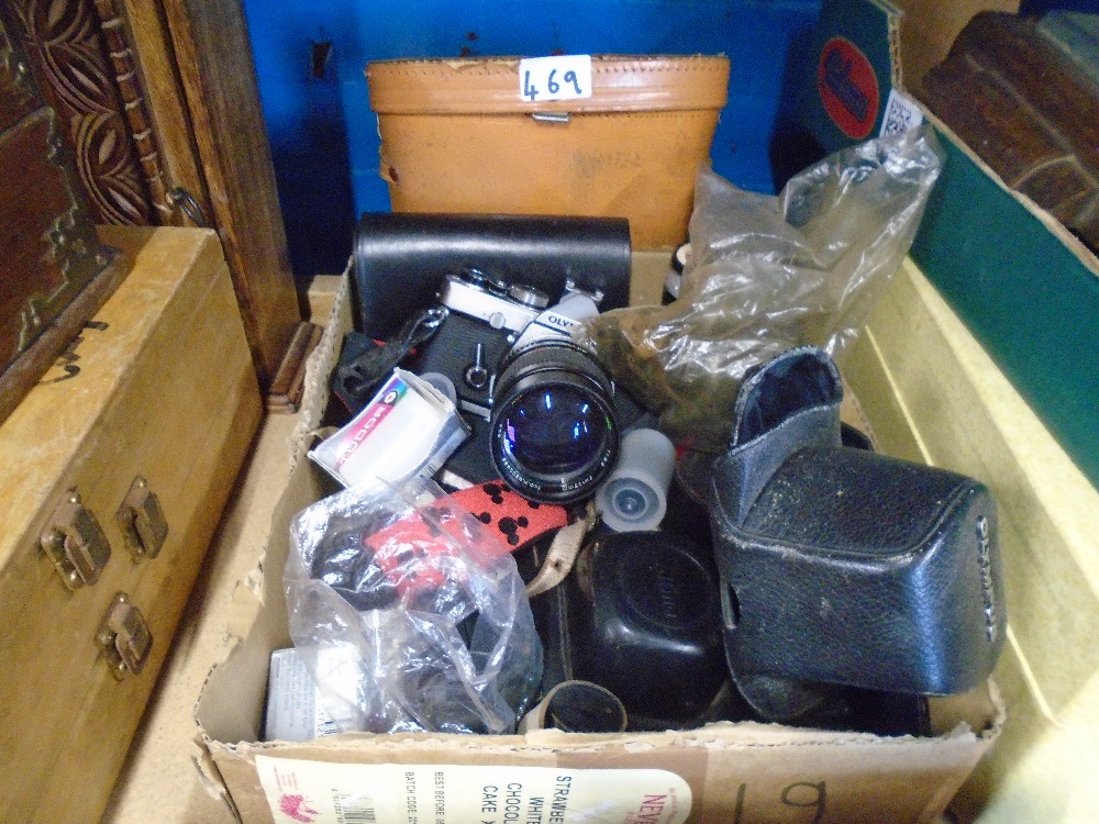 Vintage box of cameras, including Olympus camera, plus a wooden box and contents and binoculars - Image 2 of 2