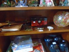 A shelf of mixed collectables including lacquer box, compacts, etc