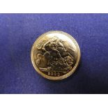 A Queen Elizabeth II gold Sovereign, dated 2000