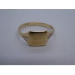 9ct yellow gold signet ring marked 9ct, 2.3g