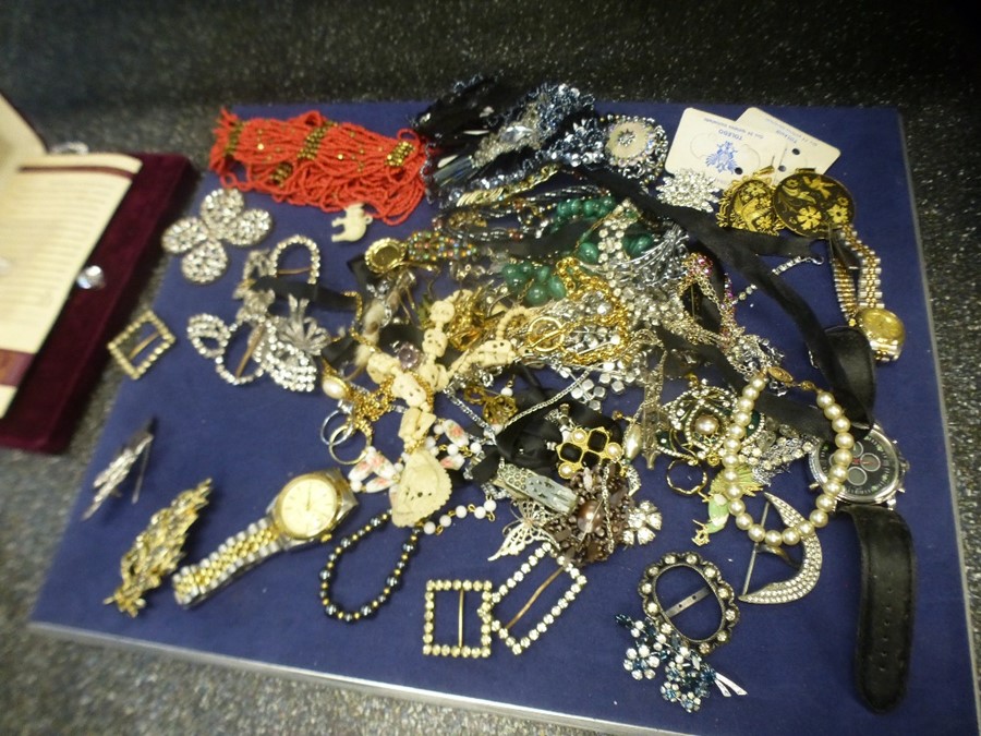 Box costume jewellery including brooches, watches, cased replica Coronation necklace, etc - Image 3 of 5