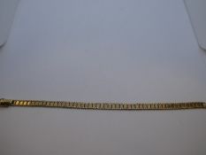 9ct tri gold bracelet, marked 375, AF, clasp broken, weight approx 8g