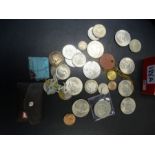 A small quantity of coins and sundry