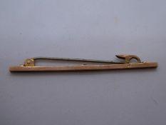 9ct yellow gold bar brooch, marked 9C, weight approx 1.6g