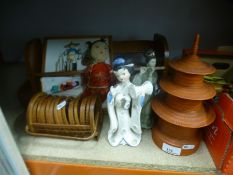 A small quantity of modern Oriental items