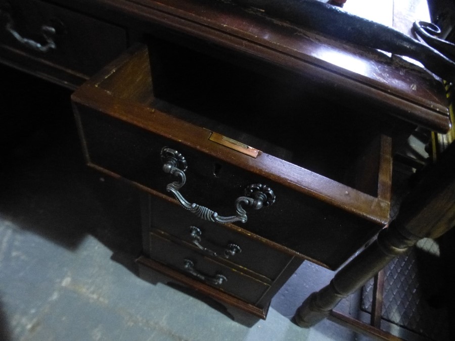 A Reproduction oak hall table and a reproduction twin pedestal desk - Image 9 of 9