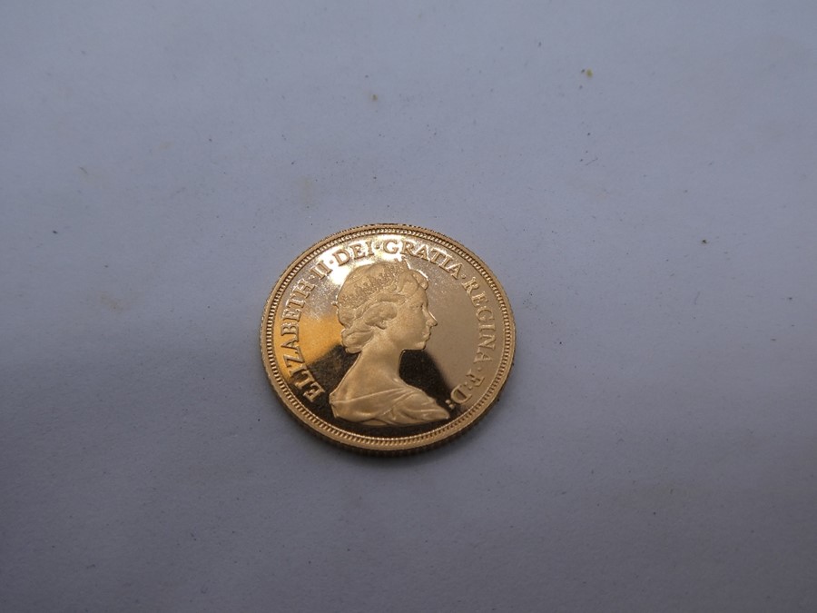 1980s Gold full sovereign, 'Young Elizabeth' head, very good condition - Image 3 of 3